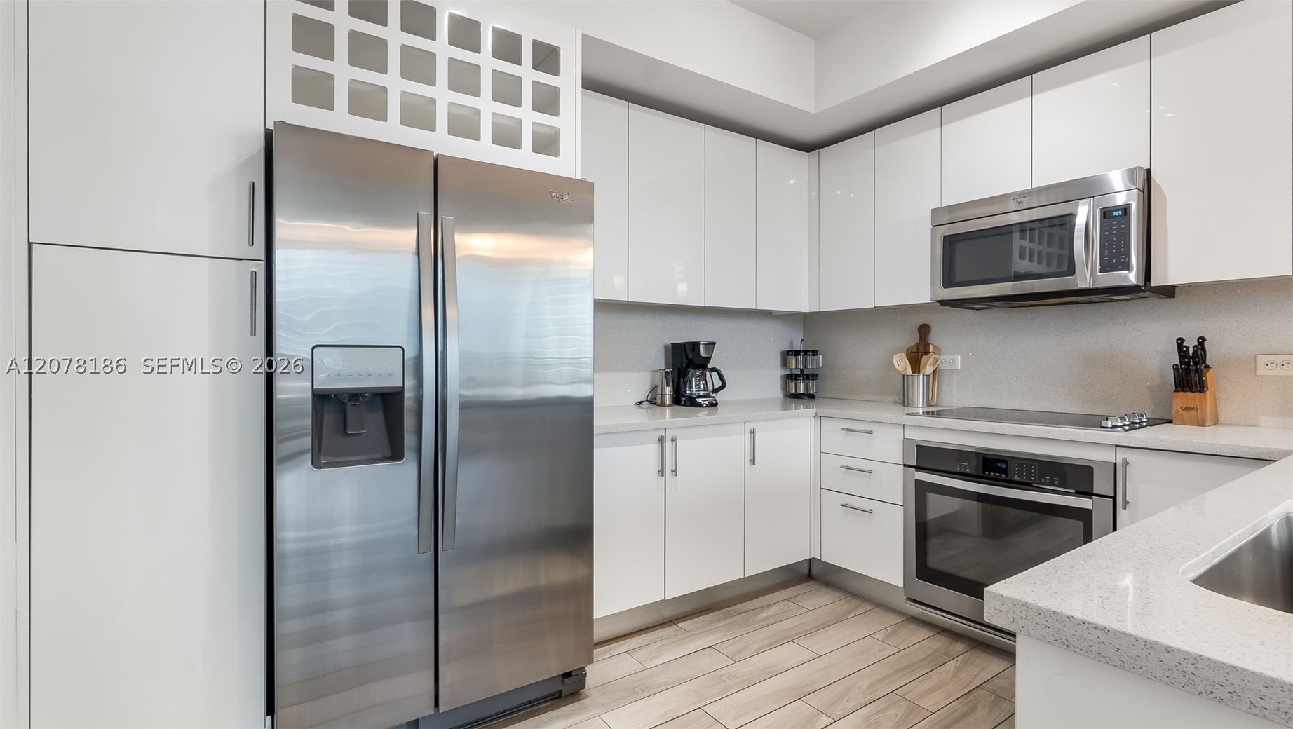 999 SW 1st Ave #2004 Miami, FL 33130