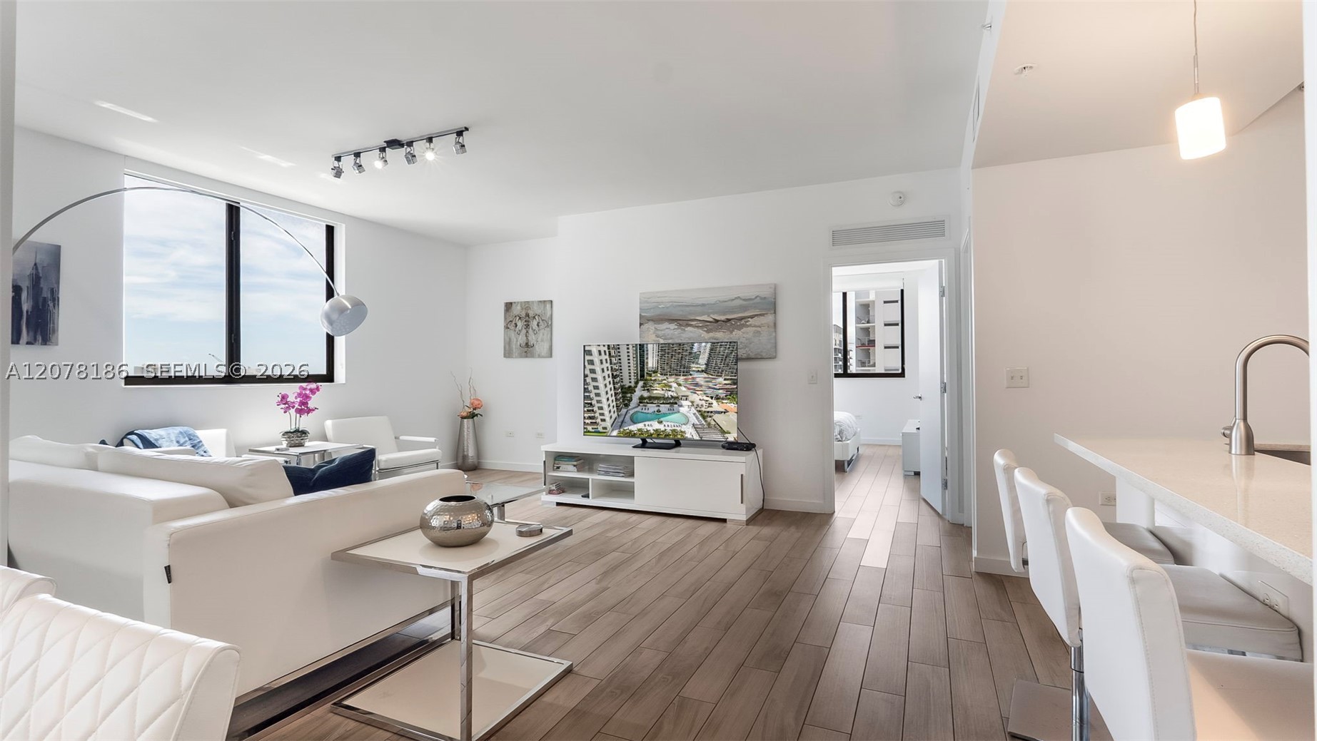 999 SW 1st Ave #2004 Miami, FL 33130