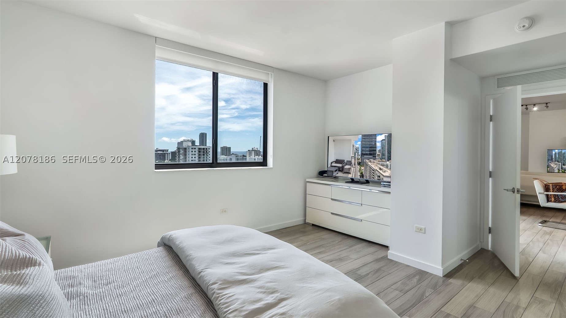 999 SW 1st Ave #2004 Miami, FL 33130