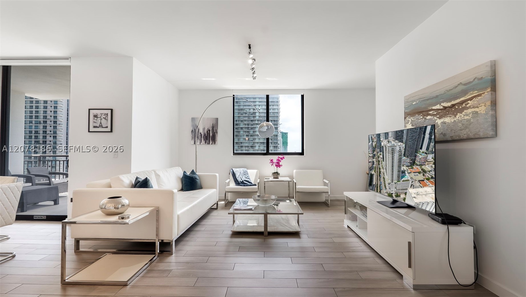 999 SW 1st Ave #2004 Miami, FL 33130