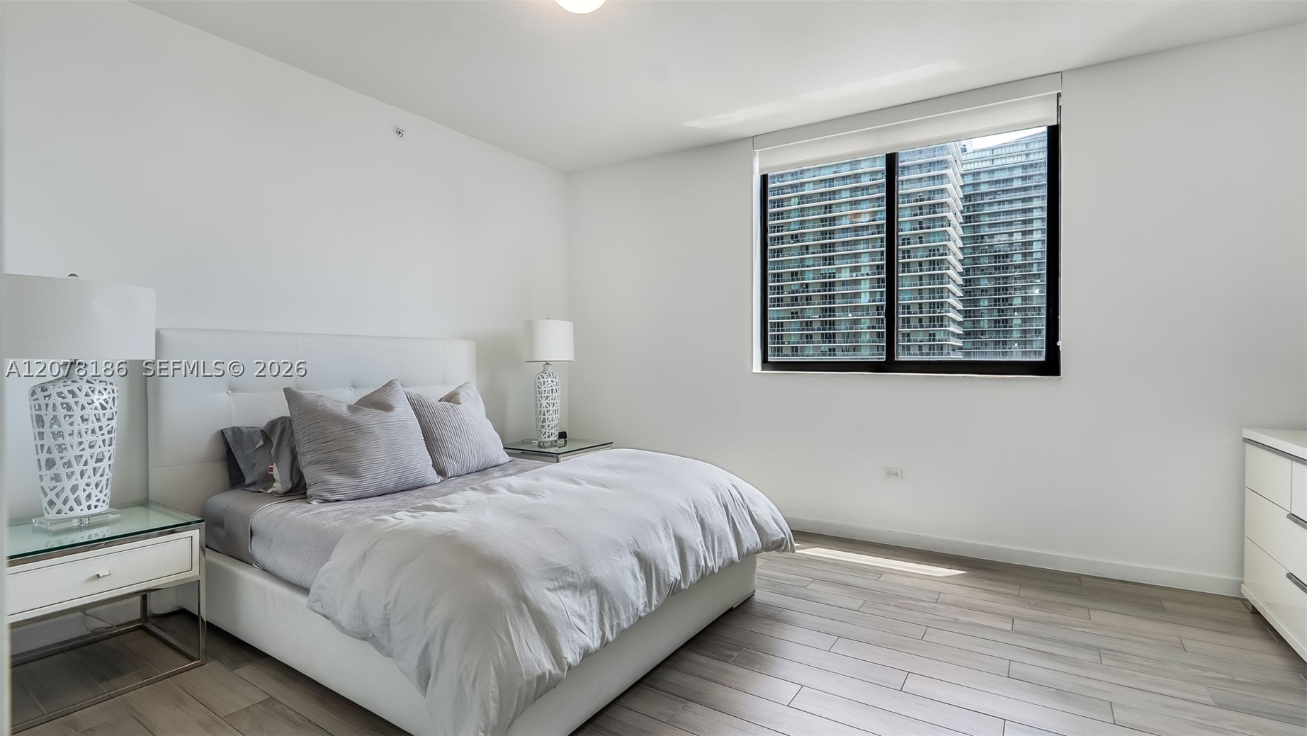 999 SW 1st Ave #2004 Miami, FL 33130
