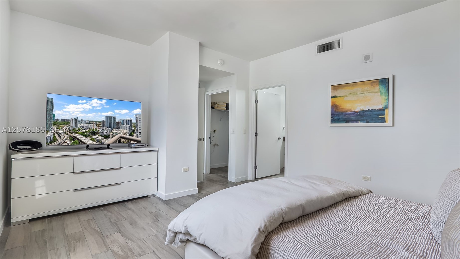 999 SW 1st Ave #2004 Miami, FL 33130