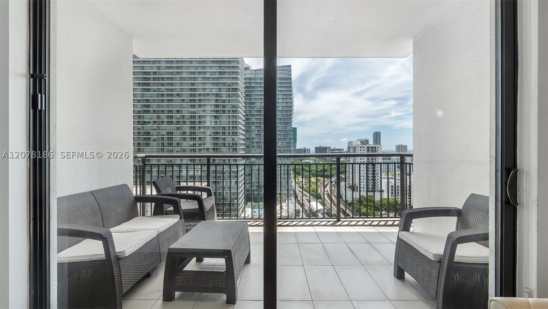999 SW 1st Ave #2004 Miami, FL 33130