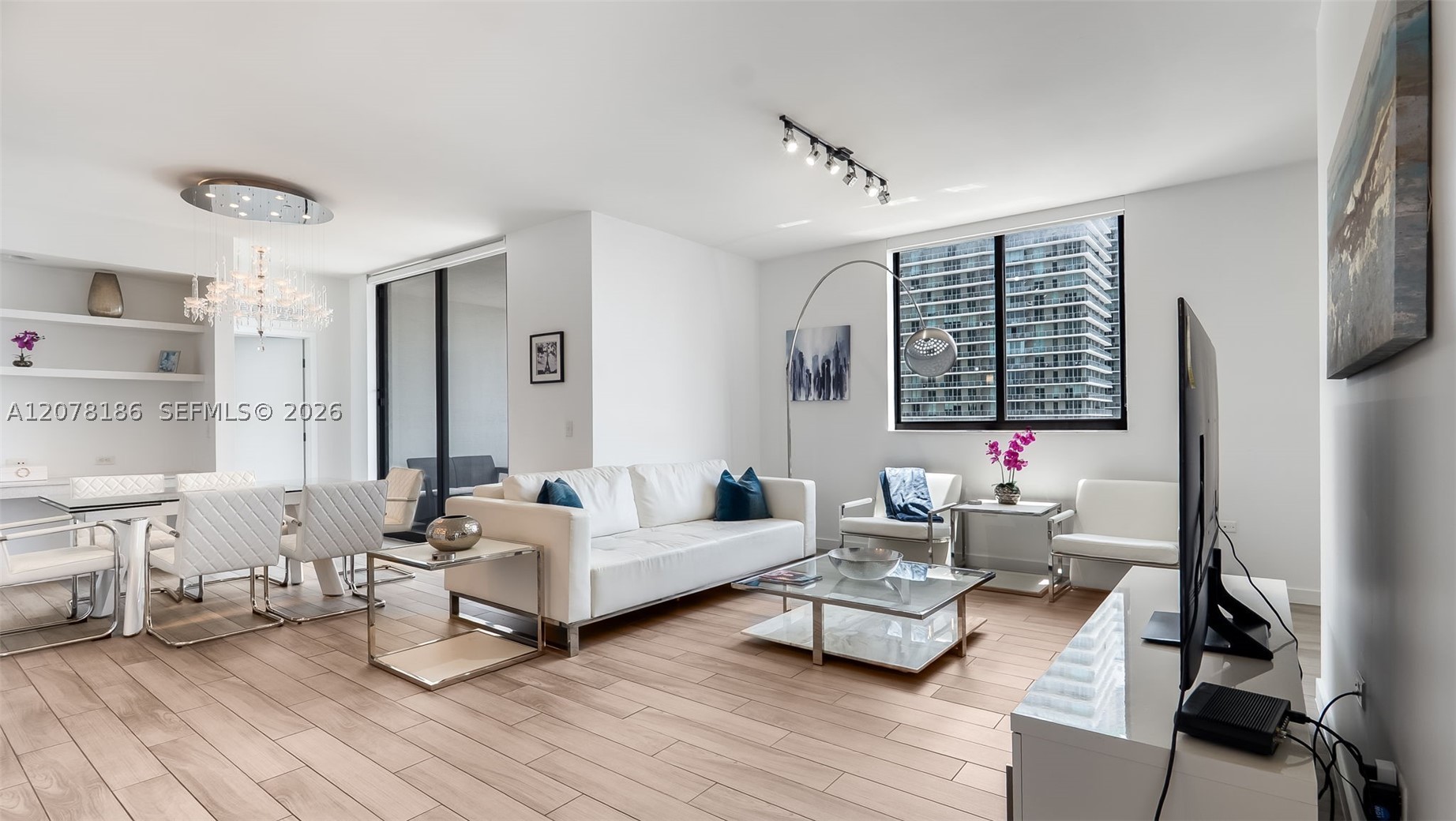 999 SW 1st Ave #2004 Miami, FL 33130