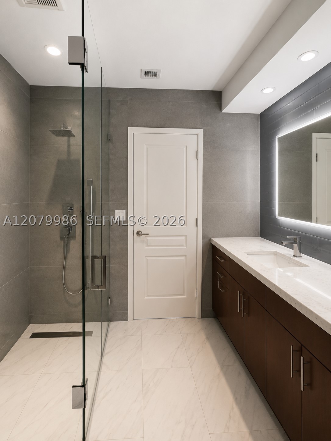 2421 NE 13th St Fort Lauderdale, FL 33304