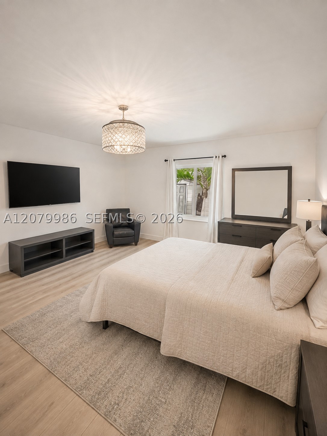 2421 NE 13th St Fort Lauderdale, FL 33304