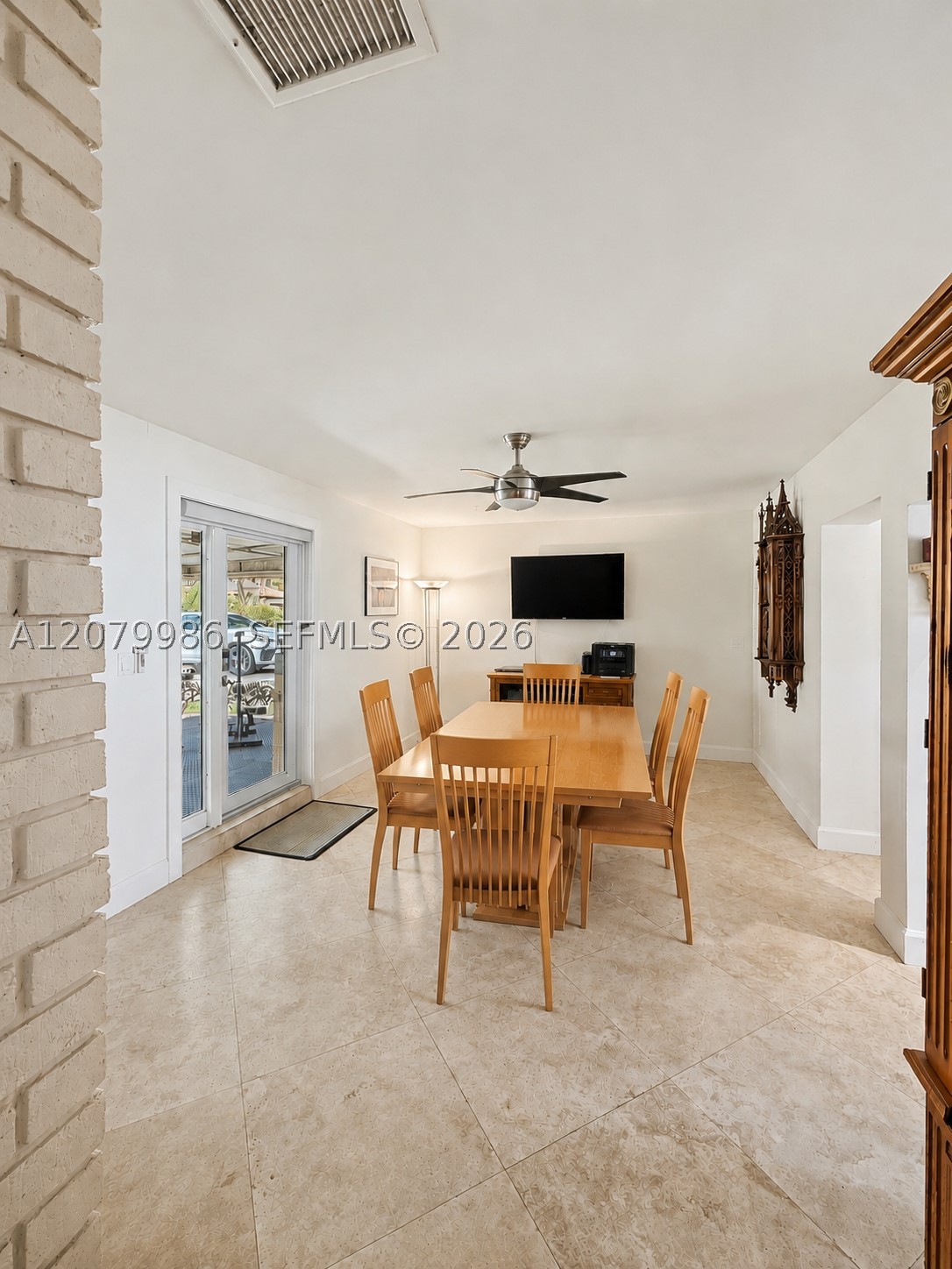2421 NE 13th St Fort Lauderdale, FL 33304