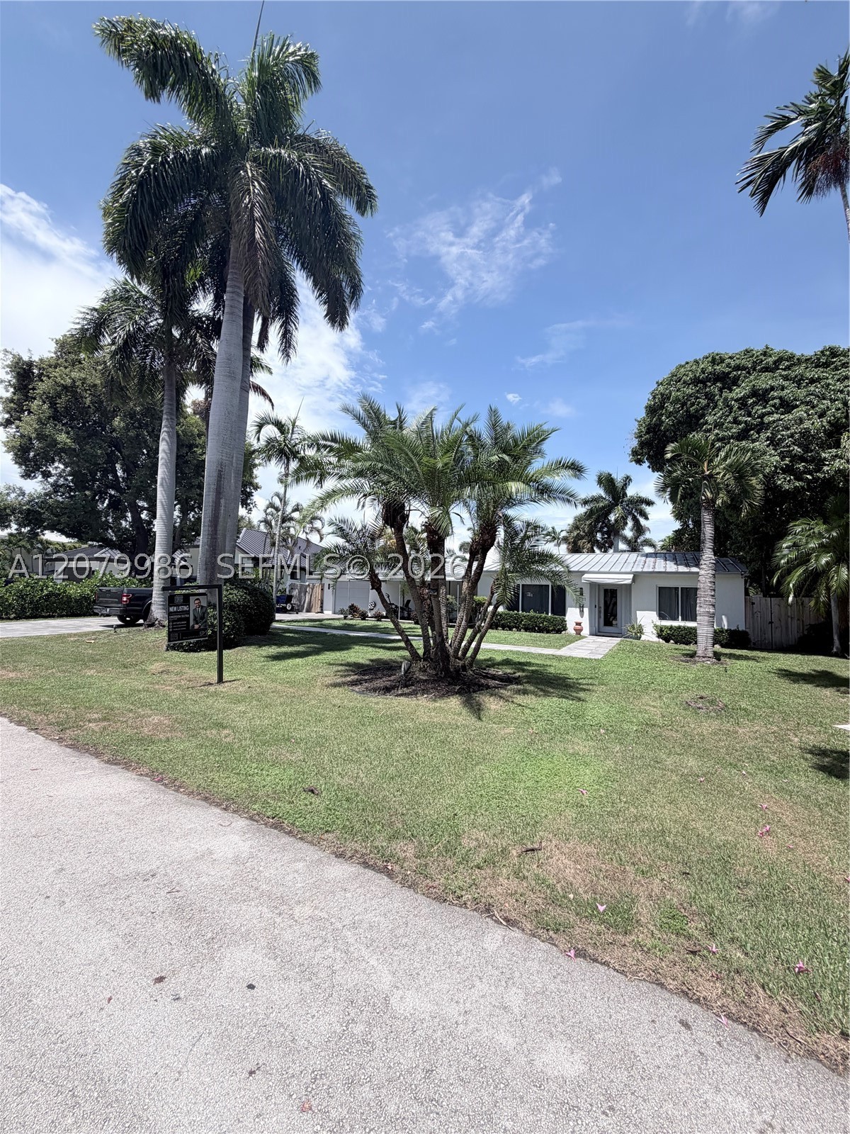2421 NE 13th St Fort Lauderdale, FL 33304
