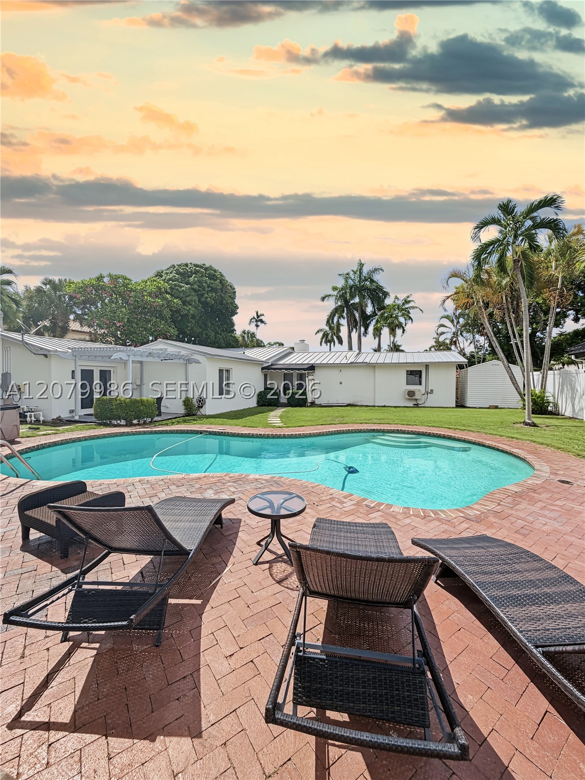 2421 NE 13th St Fort Lauderdale, FL 33304