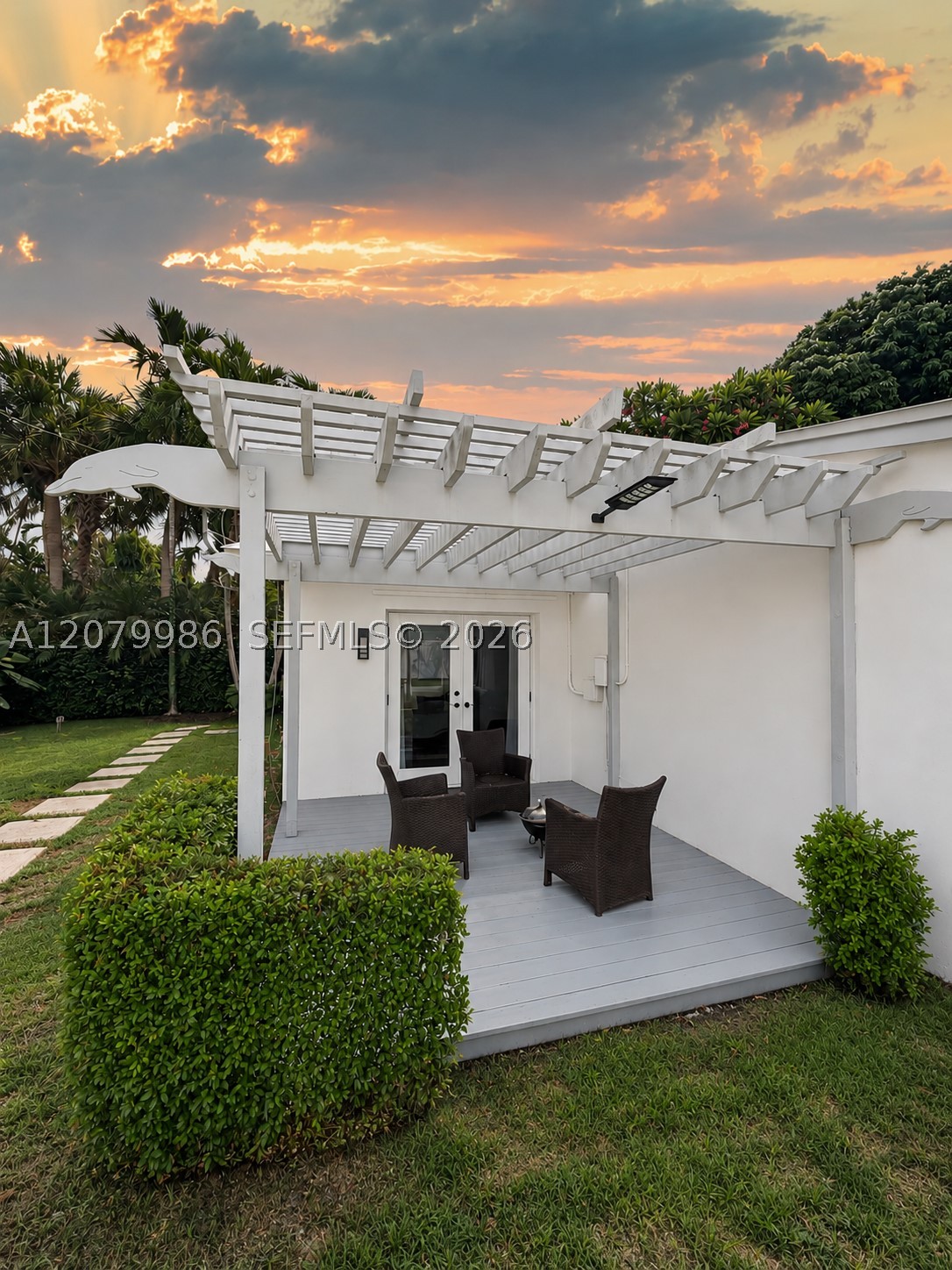 2421 NE 13th St Fort Lauderdale, FL 33304