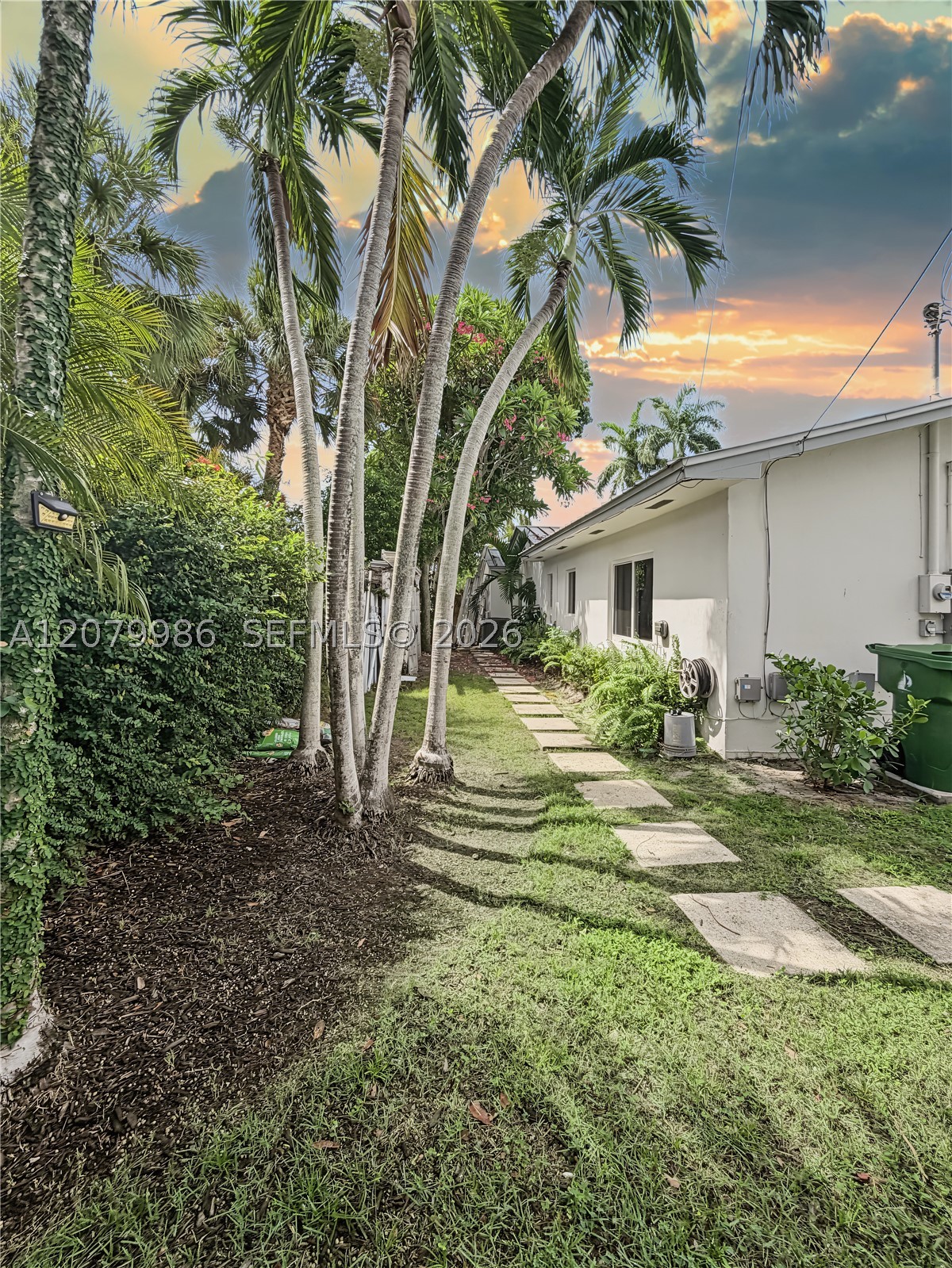 2421 NE 13th St Fort Lauderdale, FL 33304