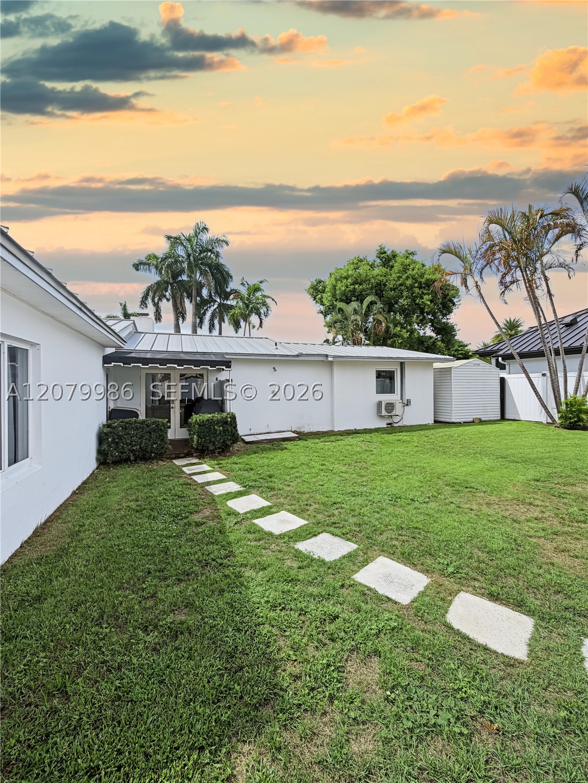 2421 NE 13th St Fort Lauderdale, FL 33304