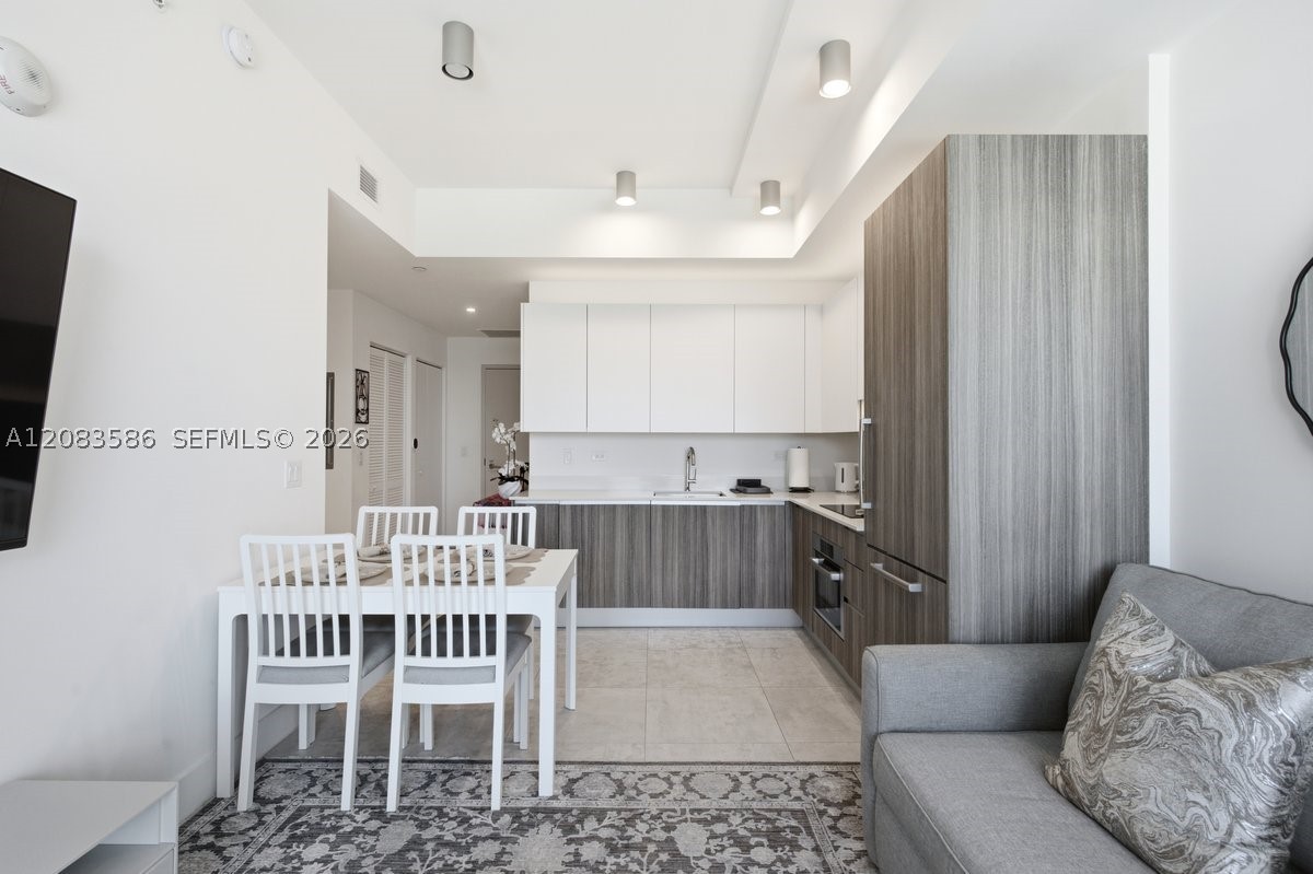image Smart Brickell I12