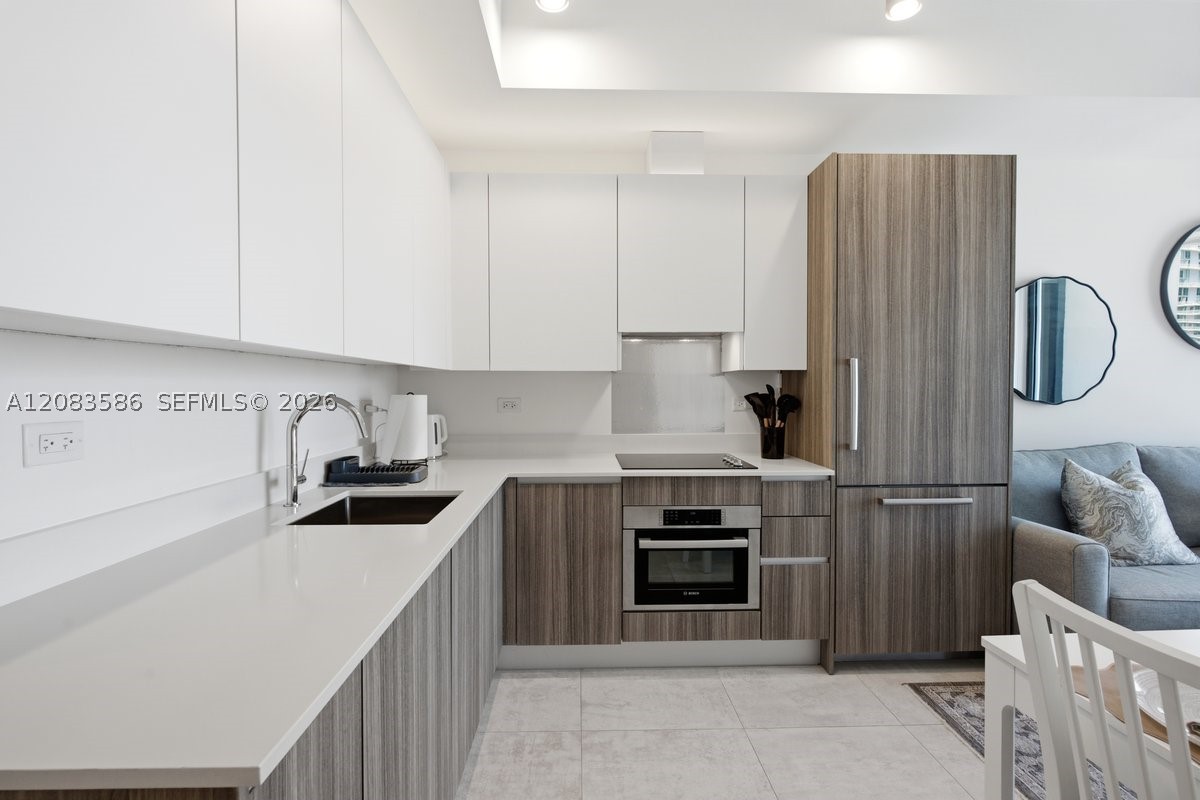 image Smart Brickell I13