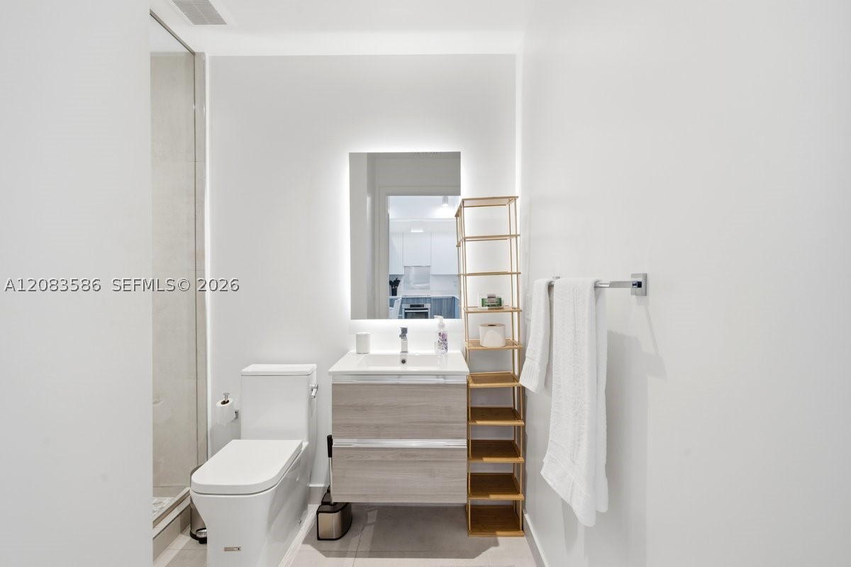 image Smart Brickell I14