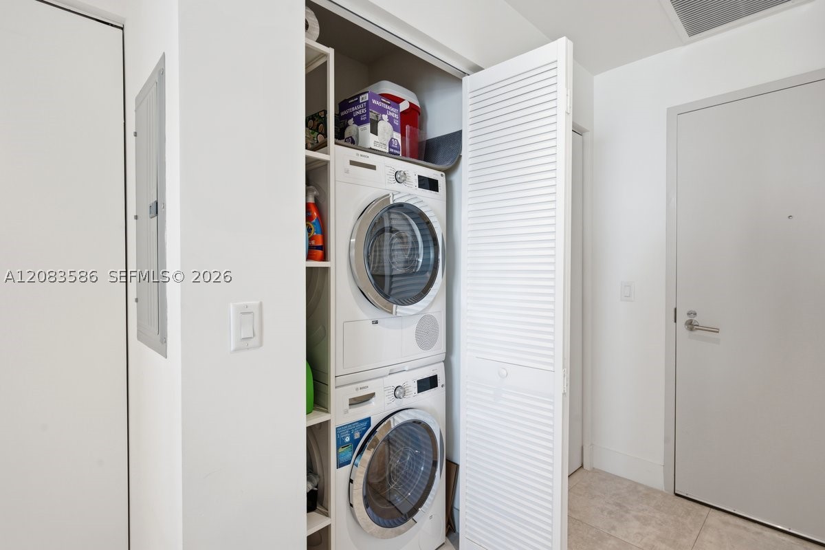 image Smart Brickell I15