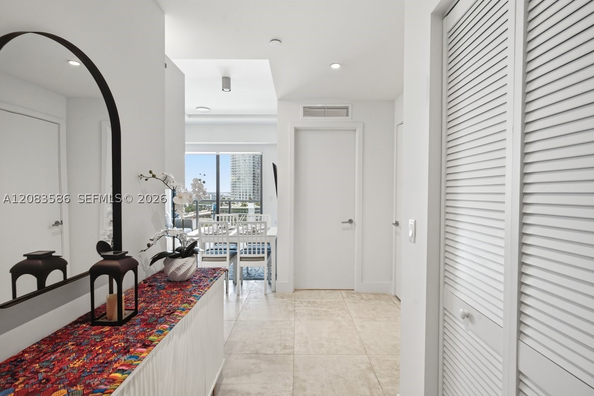 image Smart Brickell I18