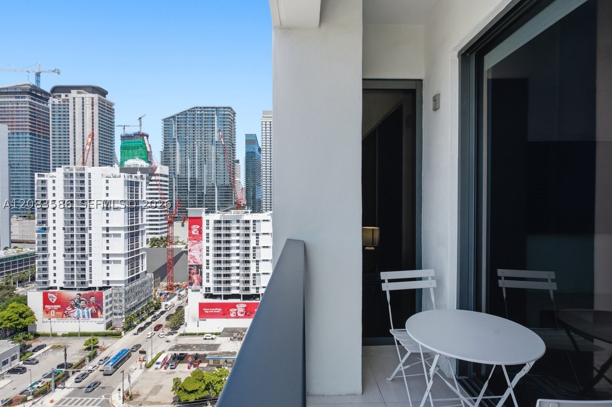image Smart Brickell I1
