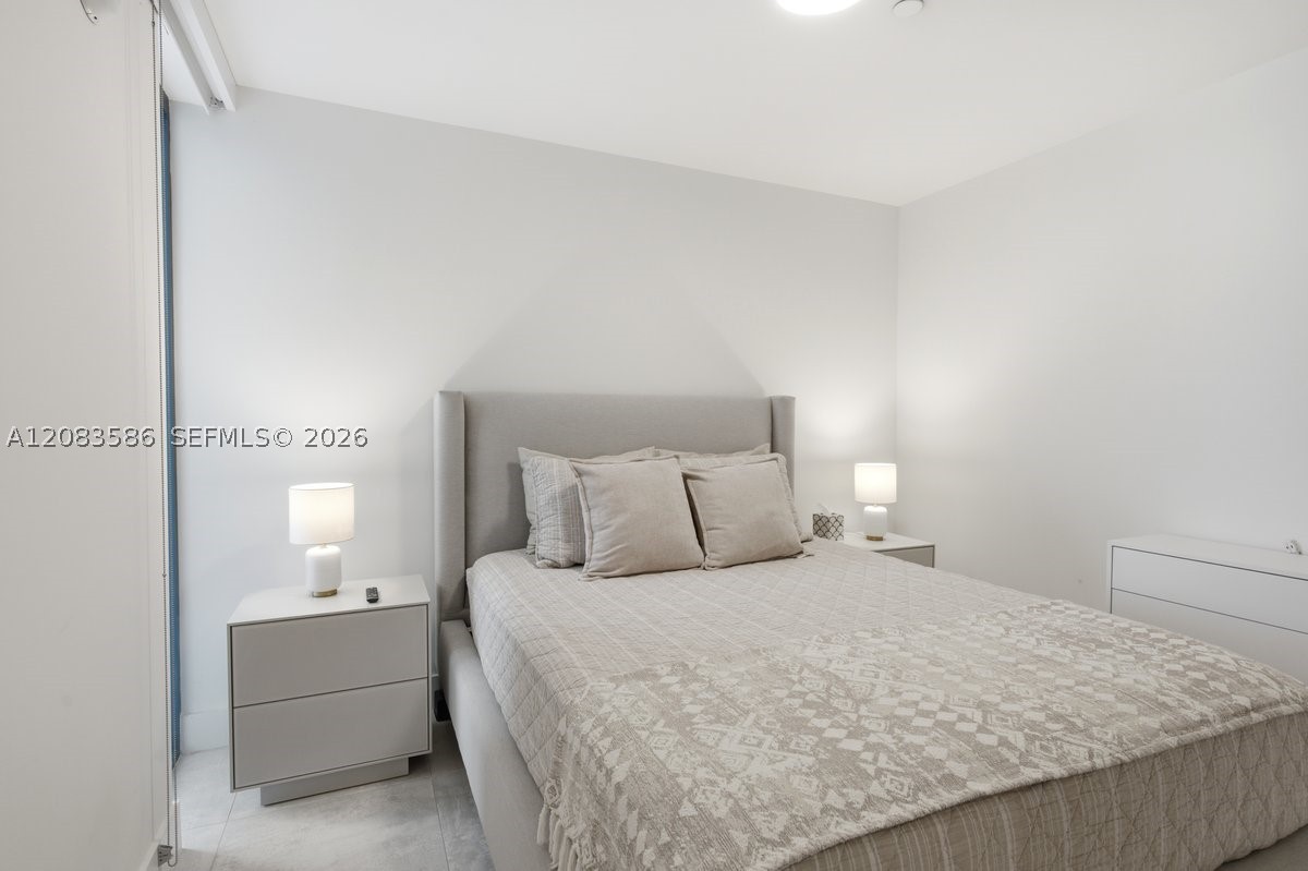 image Smart Brickell I21