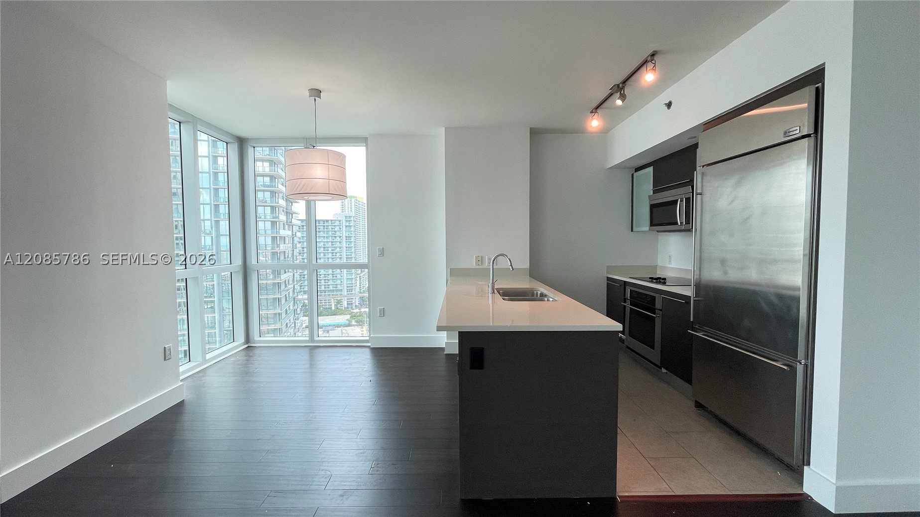 image 500 Brickell West16