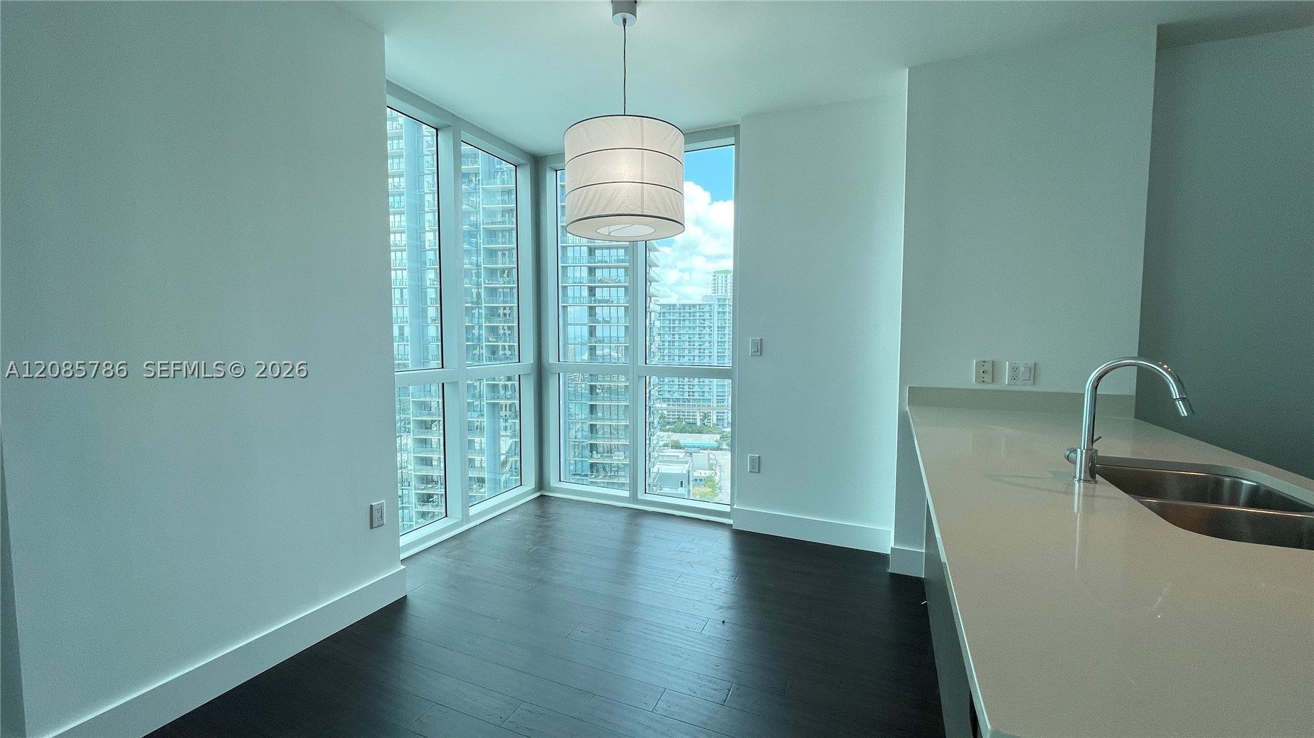 image 500 Brickell West18