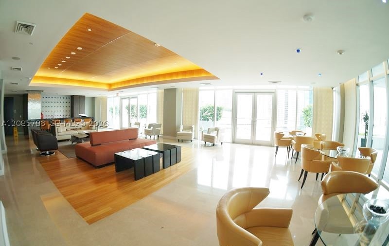 image 500 Brickell West37