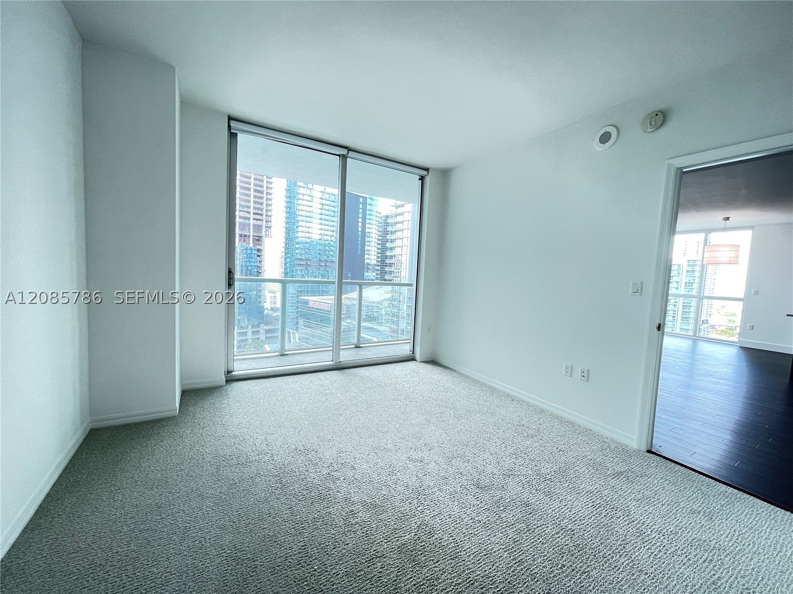 image 500 Brickell West5