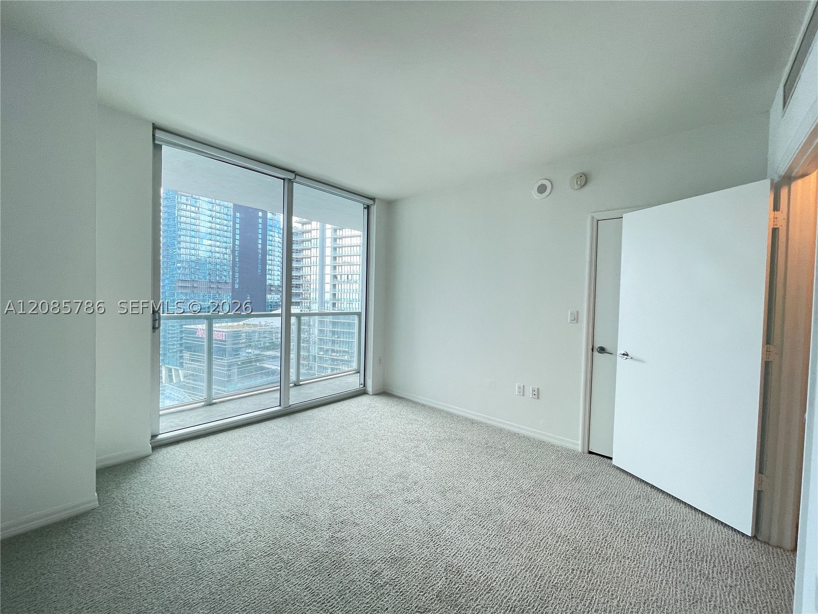 image 500 Brickell West8