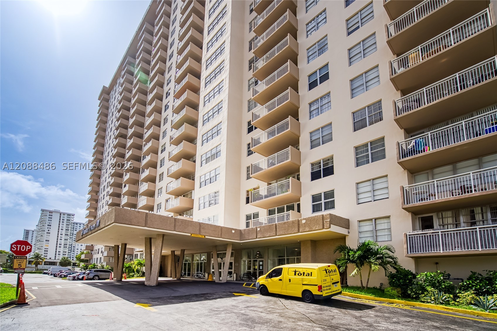 image Winston Towers 10051