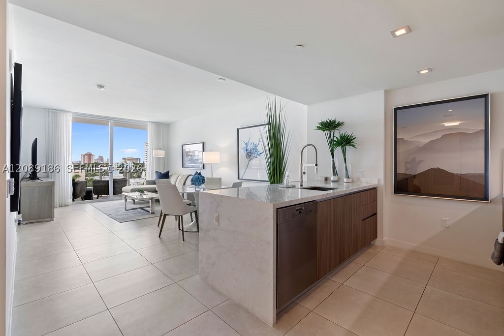 401 N Birch Rd #610