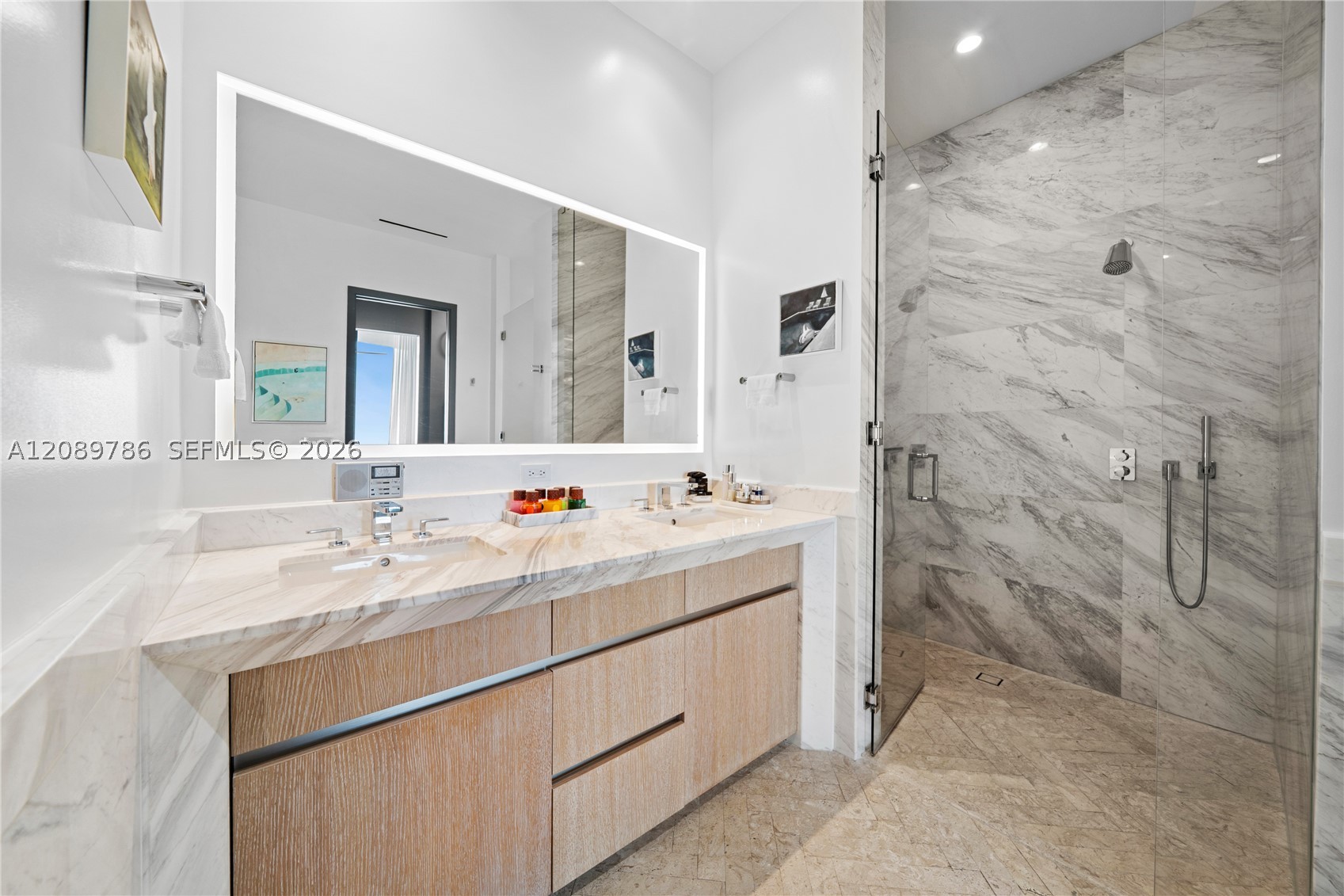 2811 S Bayshore Dr #15C Miami, FL 33133