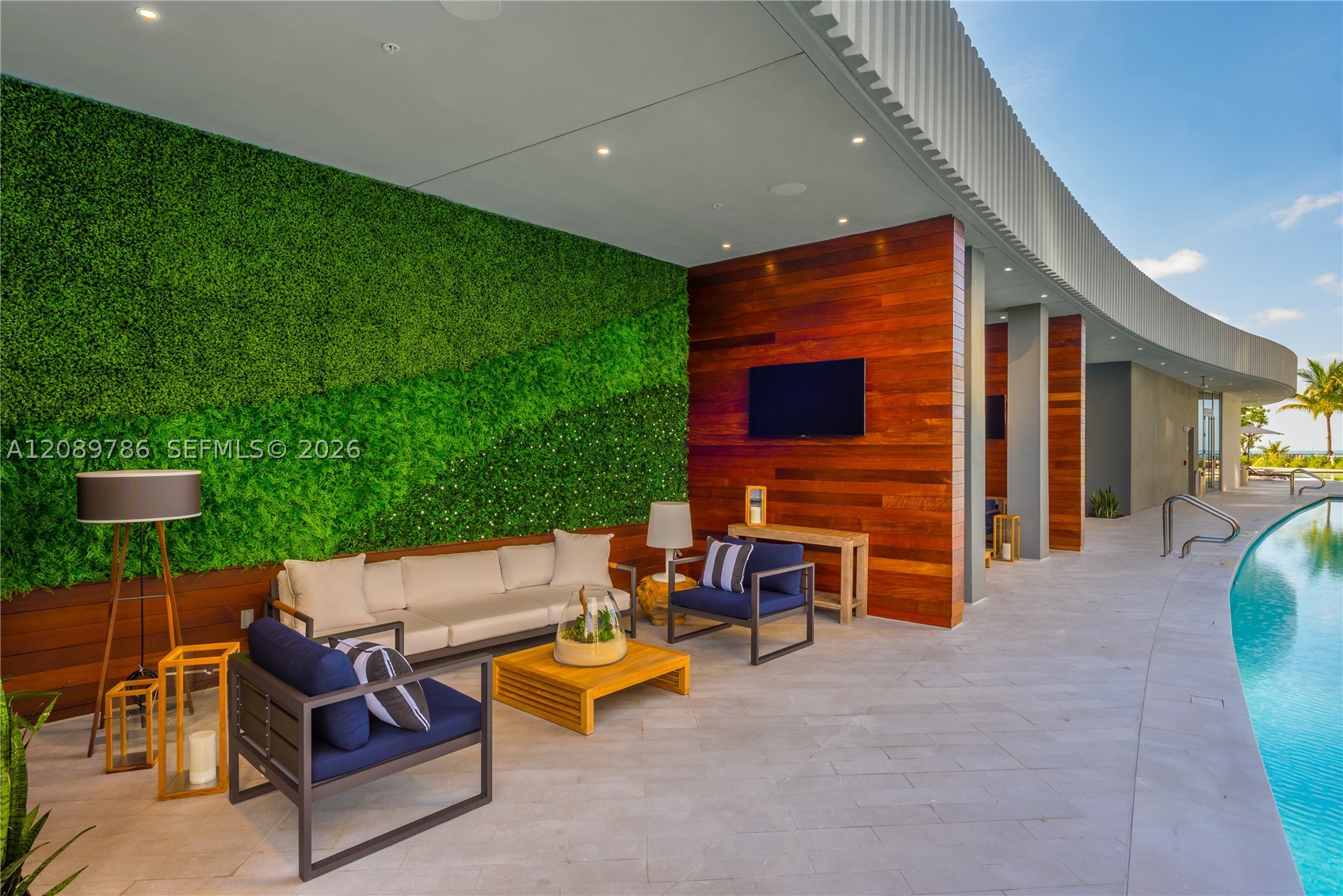 2811 S Bayshore Dr #15C Miami, FL 33133
