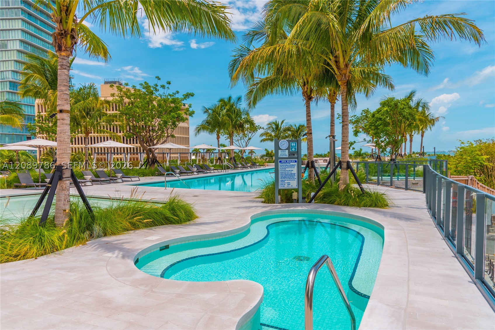 2811 S Bayshore Dr #15C Miami, FL 33133