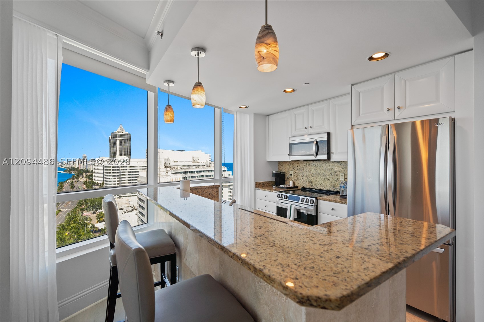 image Fontainebleau Ii Condo14