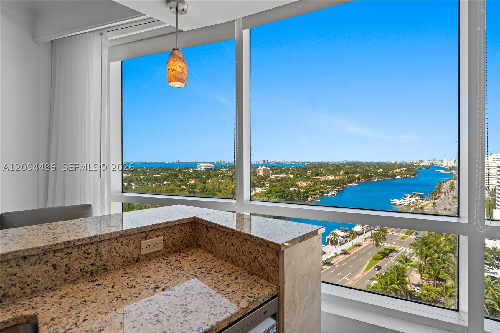 image Fontainebleau Ii Condo16