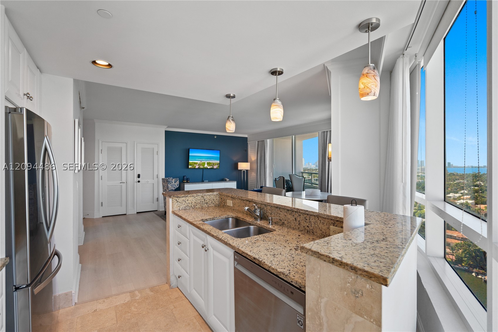 image Fontainebleau Ii Condo18