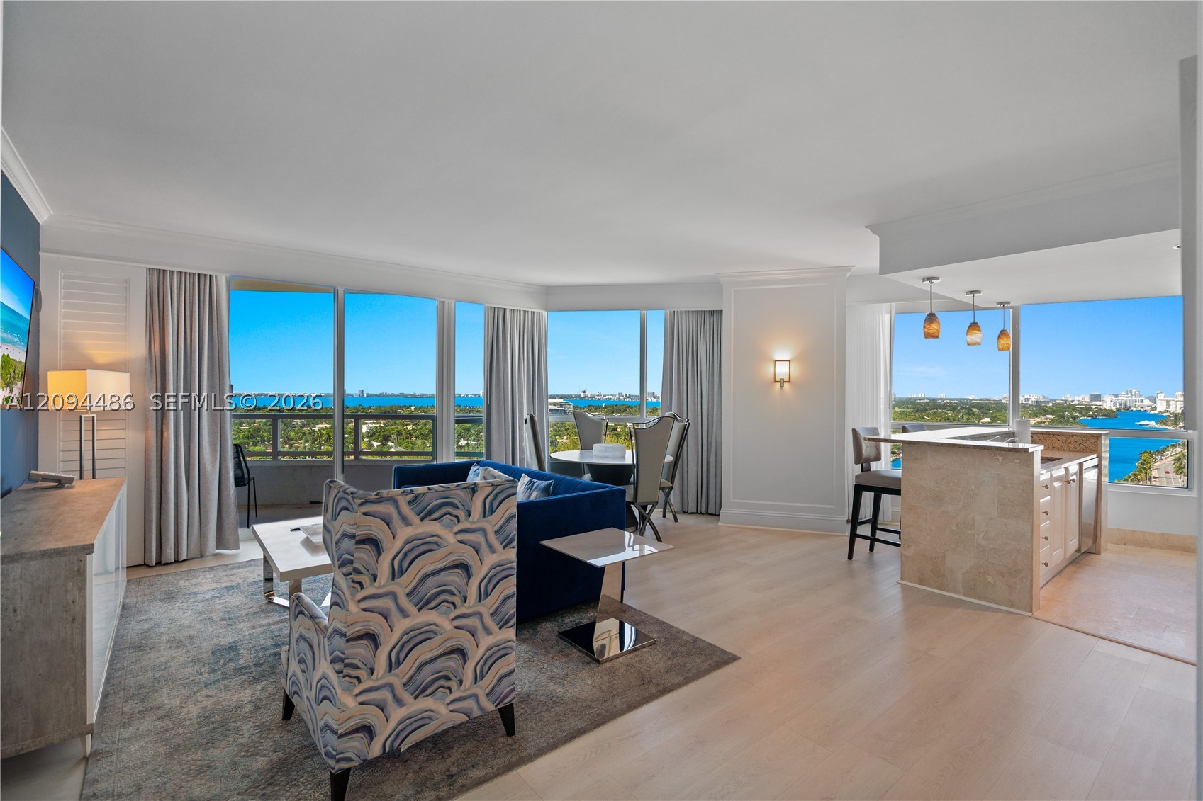 image Fontainebleau Ii Condo1