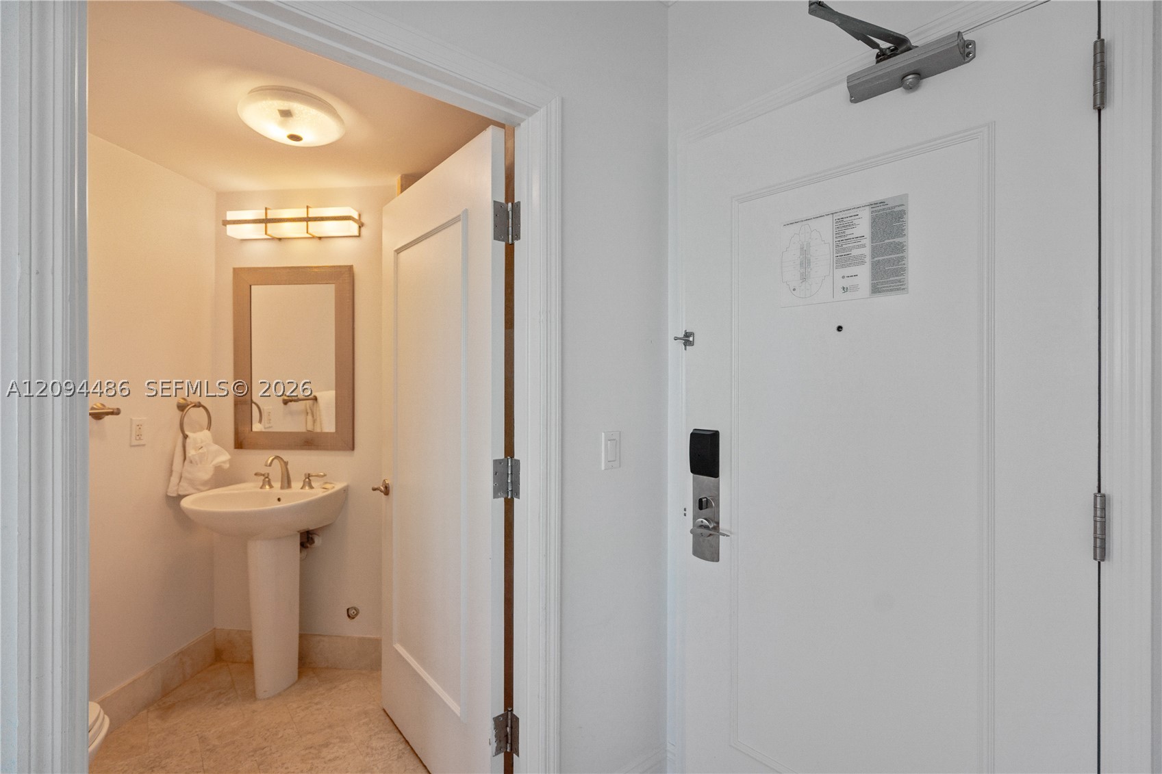 image Fontainebleau Ii Condo19