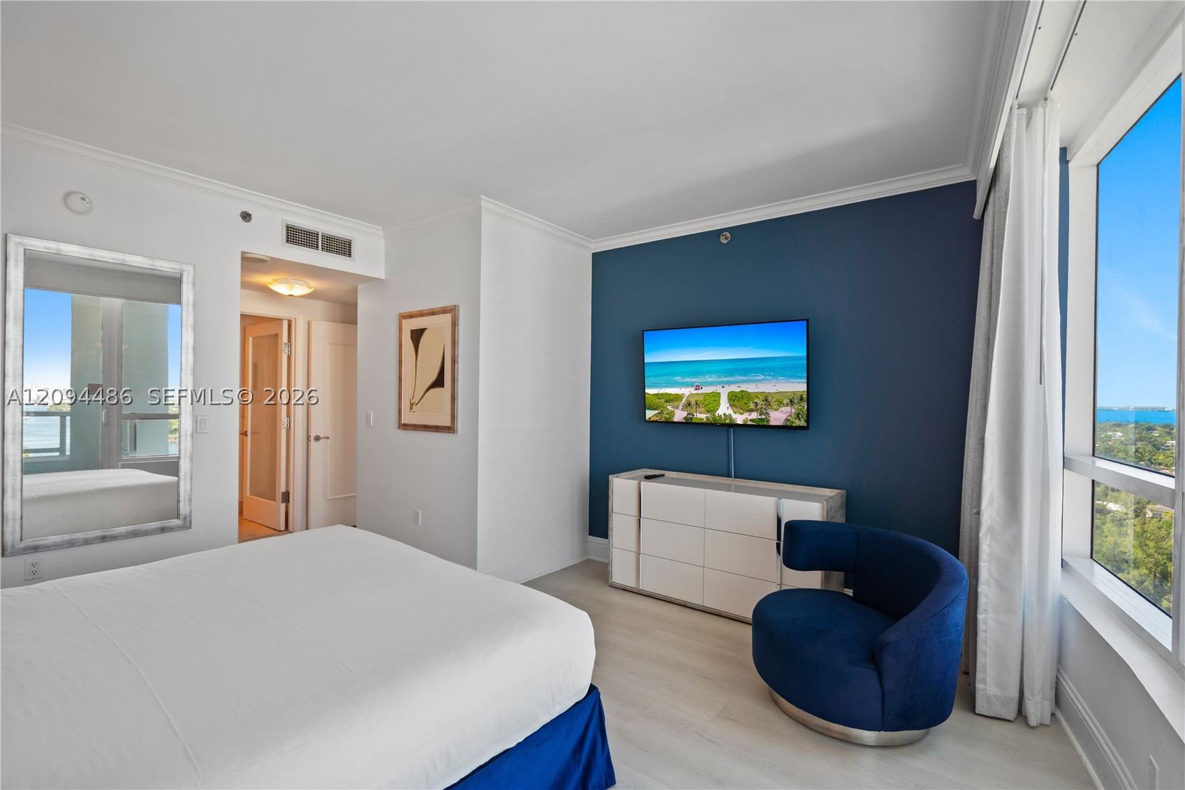 image Fontainebleau Ii Condo24