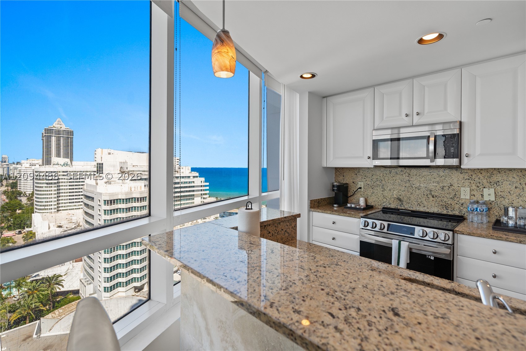 image Fontainebleau Ii Condo2