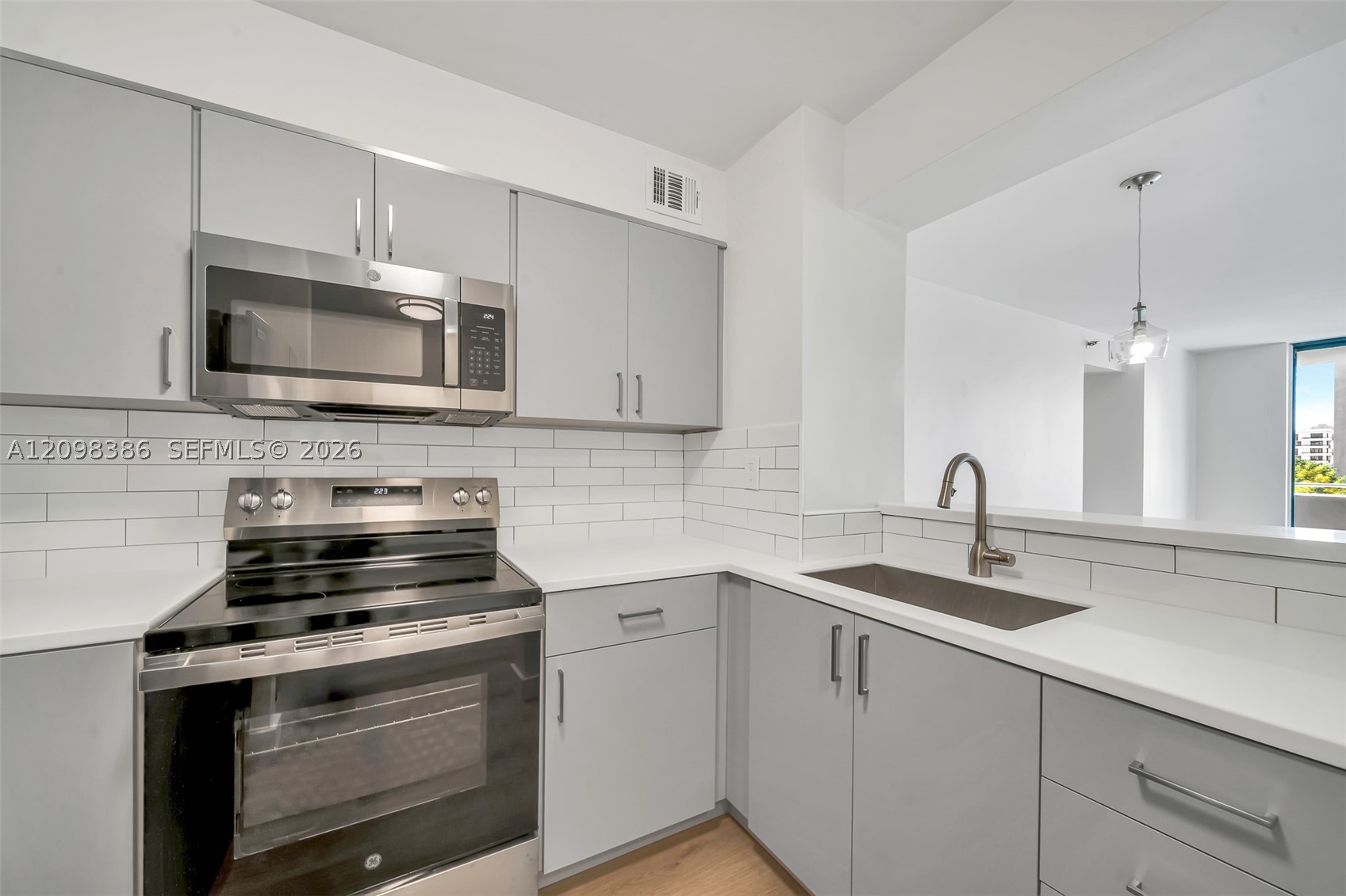501 SW 1st St #502
