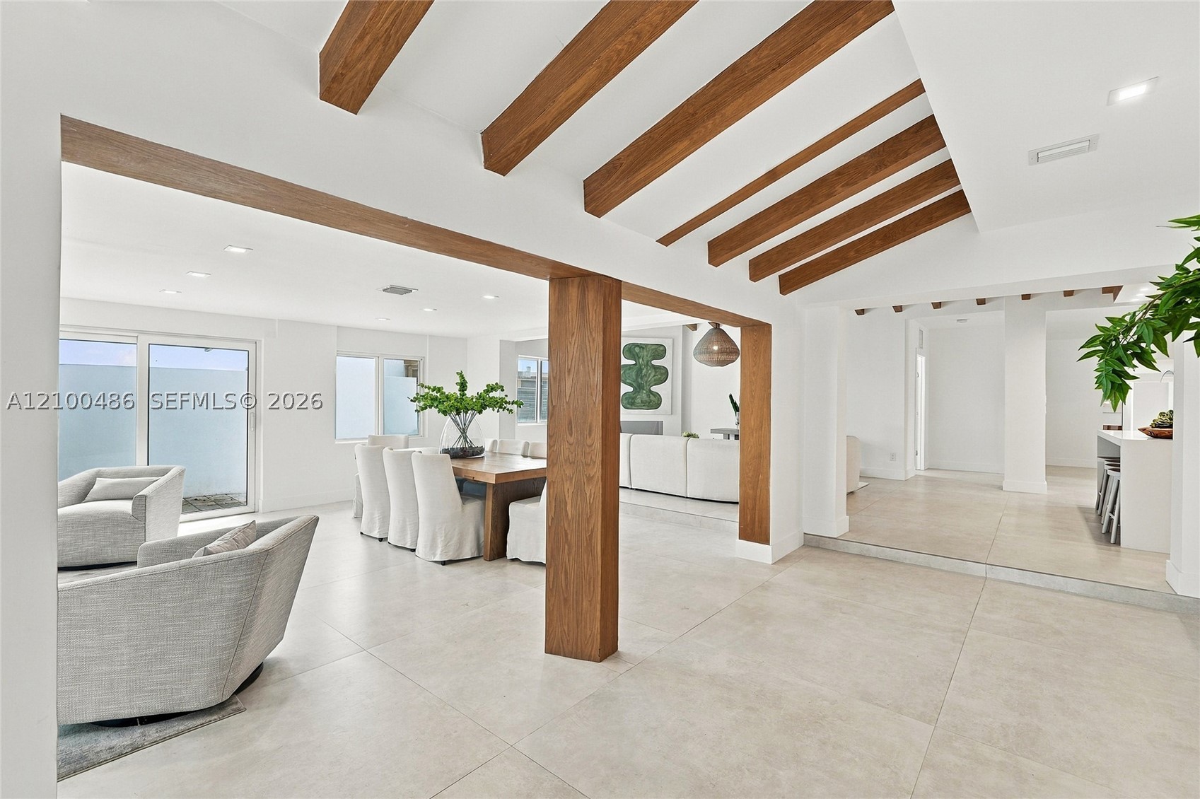 596 W 50th St Miami Beach, FL 33140