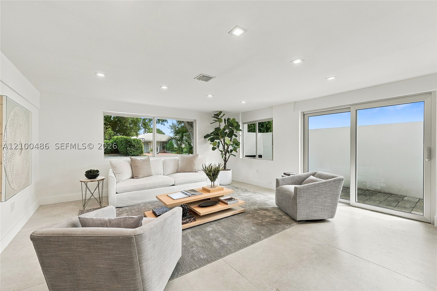 596 W 50th St Miami Beach, FL 33140