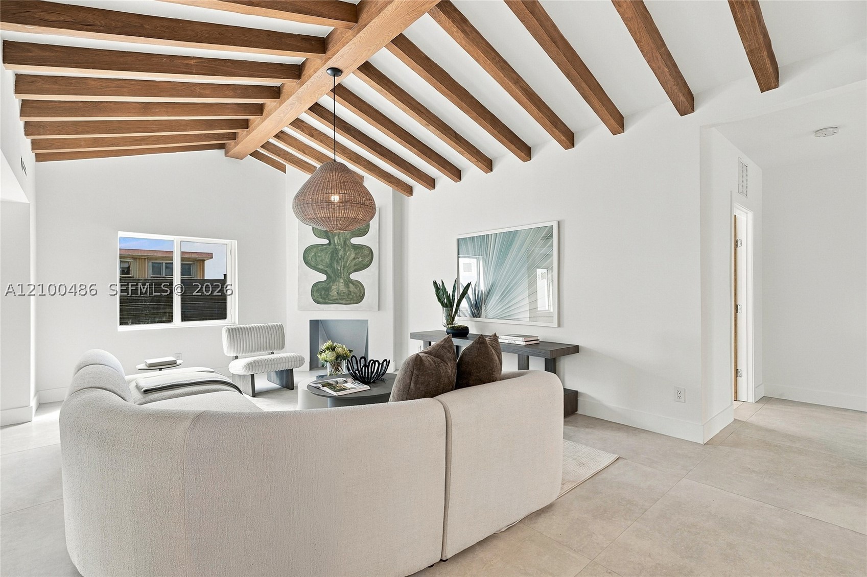 596 W 50th St Miami Beach, FL 33140