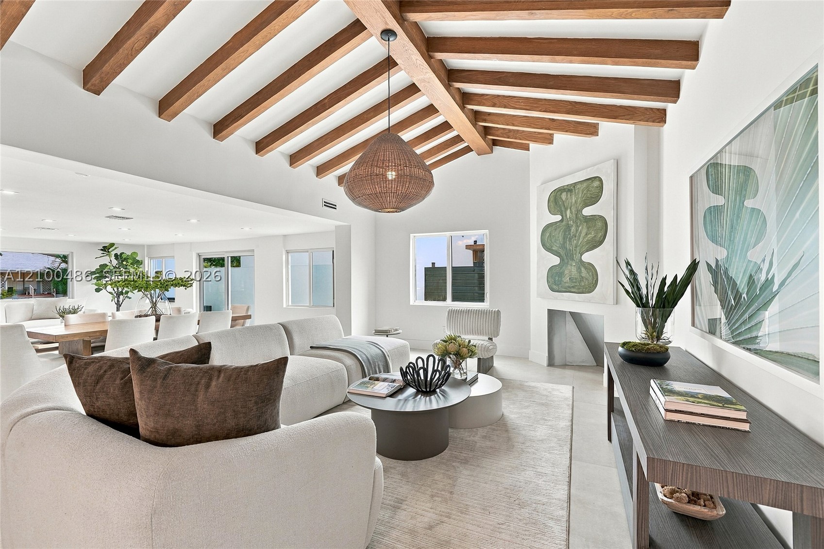 596 W 50th St Miami Beach, FL 33140
