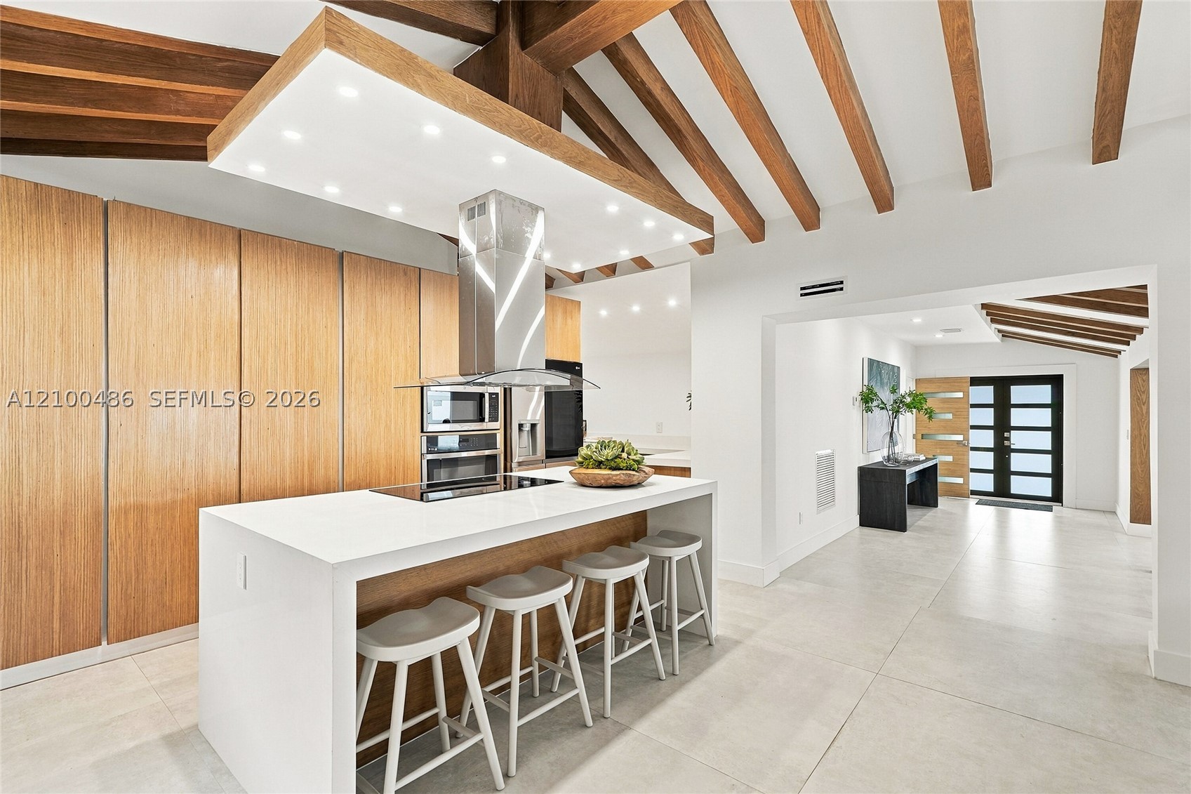 596 W 50th St Miami Beach, FL 33140