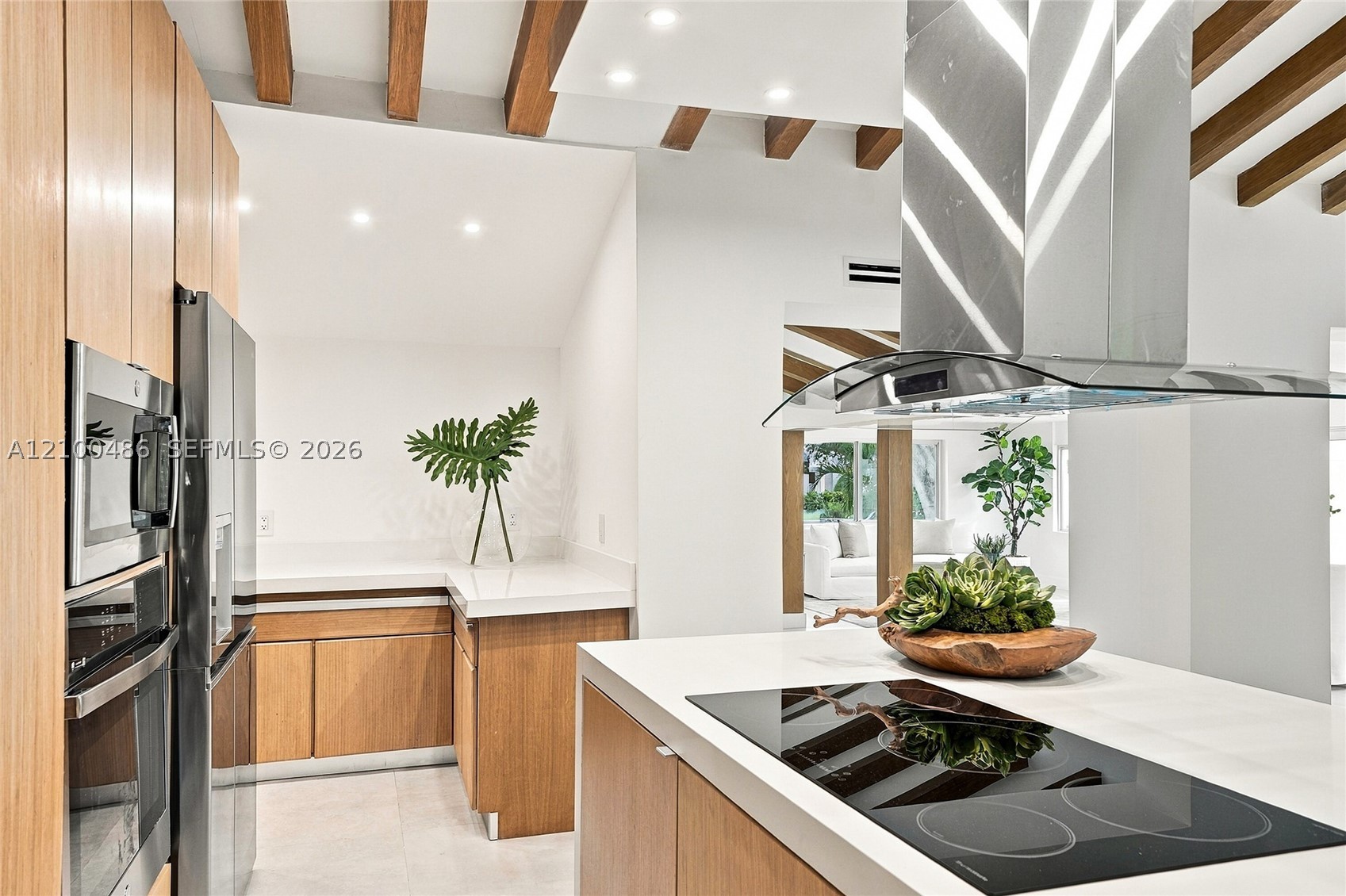 596 W 50th St Miami Beach, FL 33140