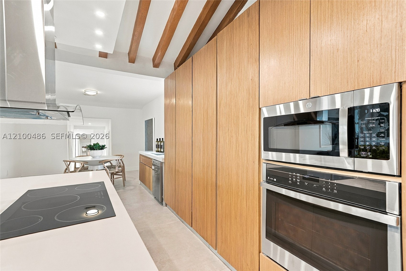 596 W 50th St Miami Beach, FL 33140