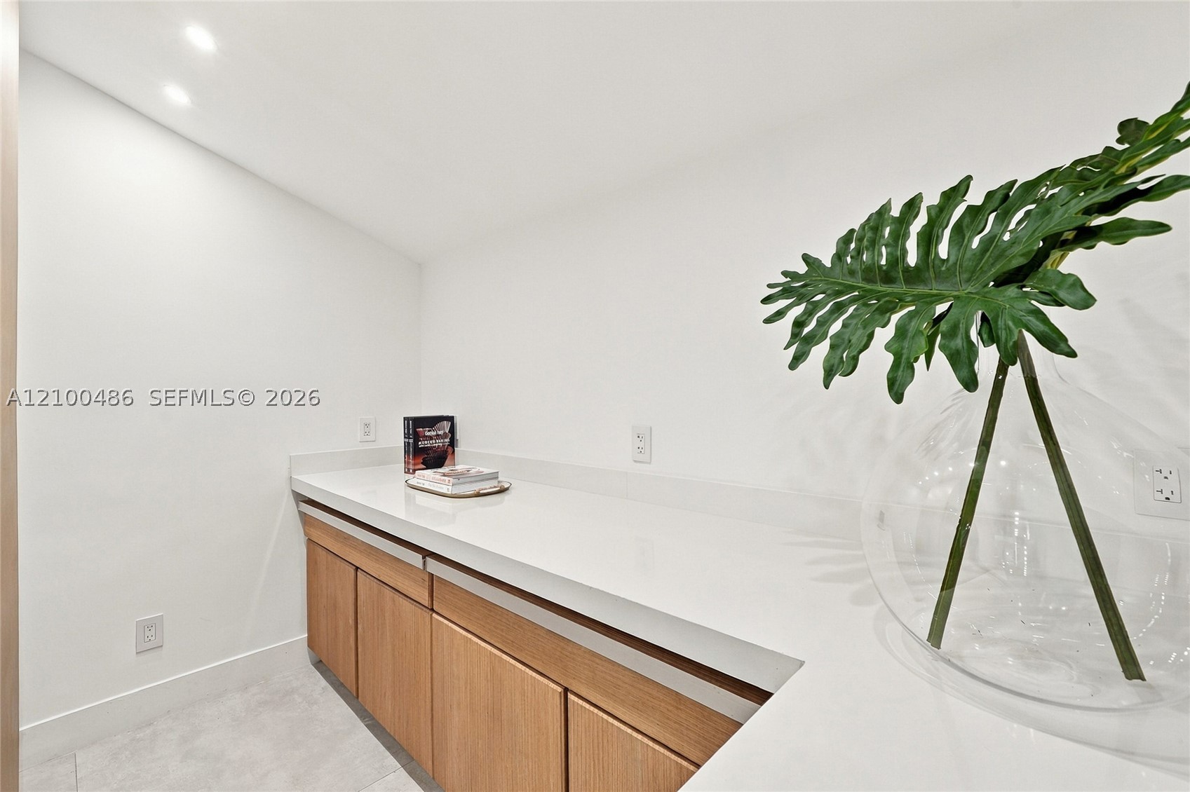 596 W 50th St Miami Beach, FL 33140