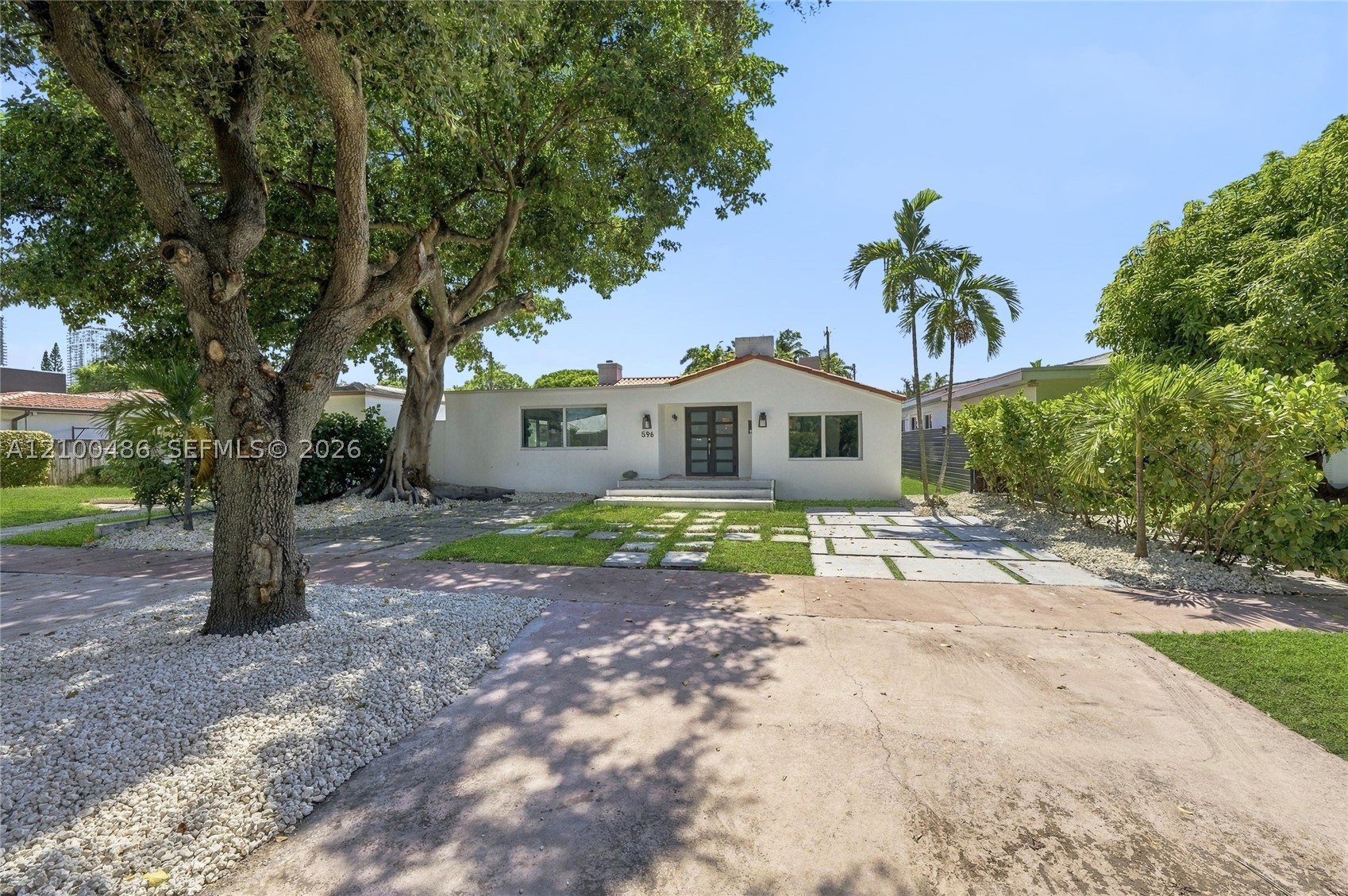 596 W 50th St Miami Beach, FL 33140